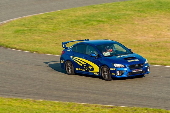 Pilotage de Subaru WRX STI et Porsche 991 GT3
